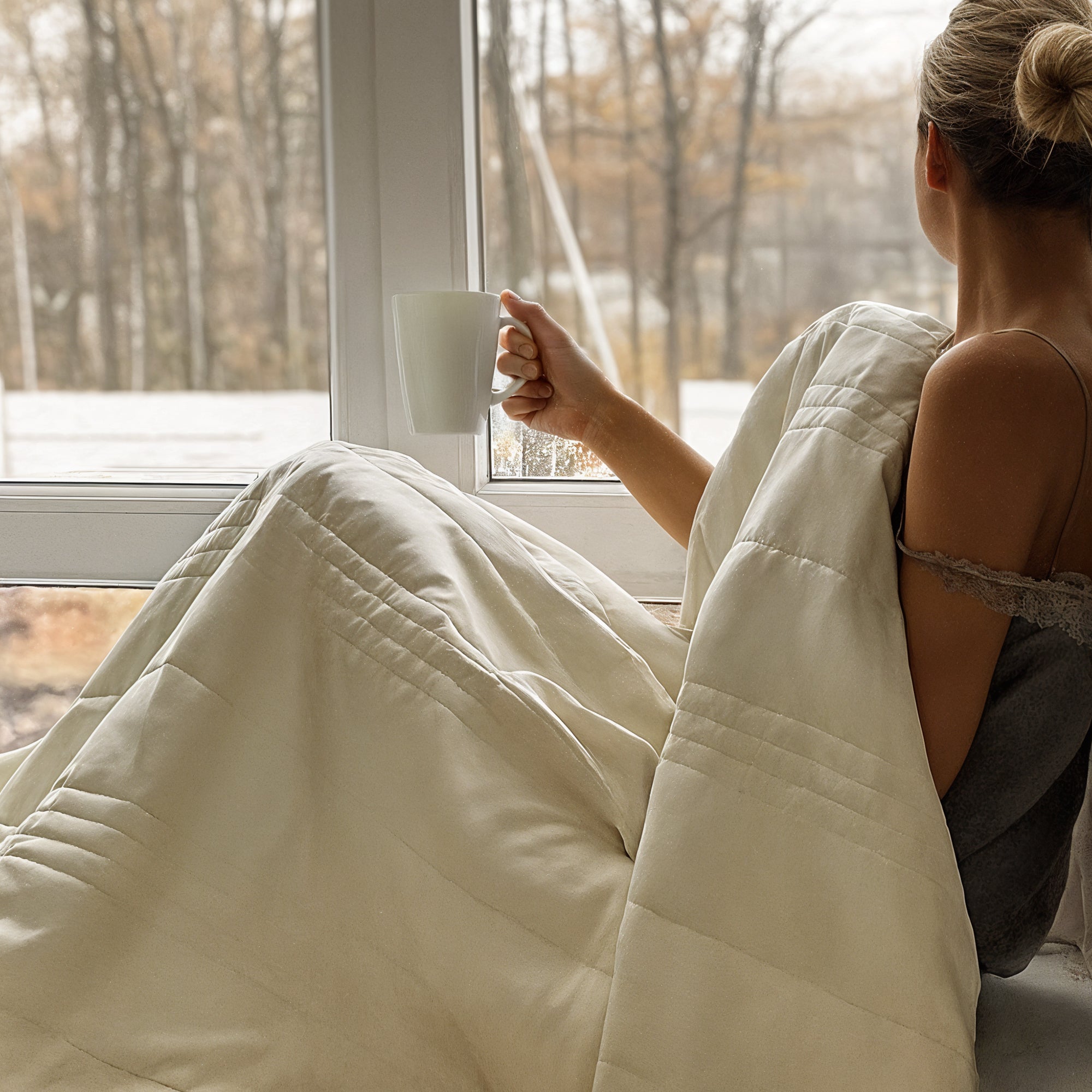 Pink ice cooling calming blanket by Aurenza Shop, double size 200cm x 150cm, soft and soothing for relaxation.